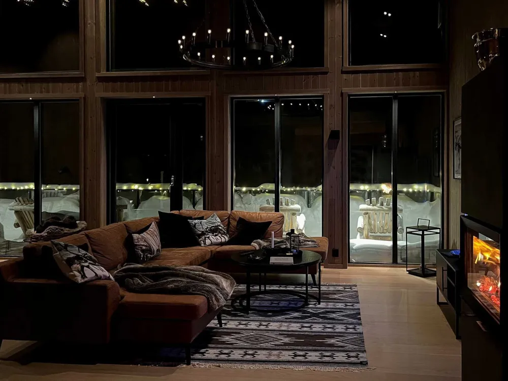 Mountain Chalet 04