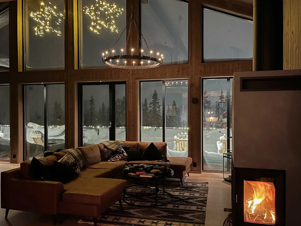 Mountain Chalet 04