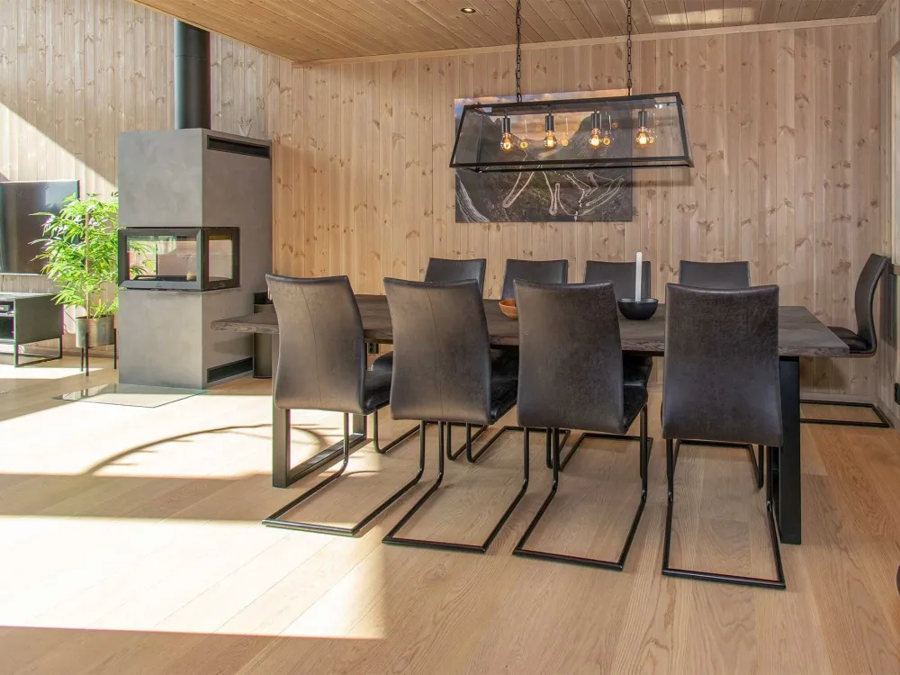 Mountain Chalet 04