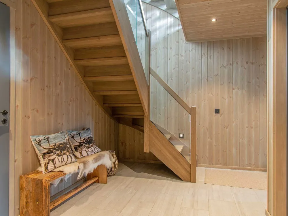 Mountain Chalet 04